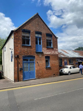 1 bed river apartment on the docks